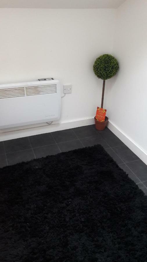 Albion Apartment *